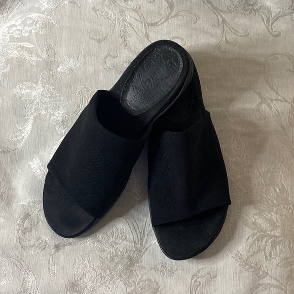 BareTraps Shoes - BareTraps Women’s Slide Sandals